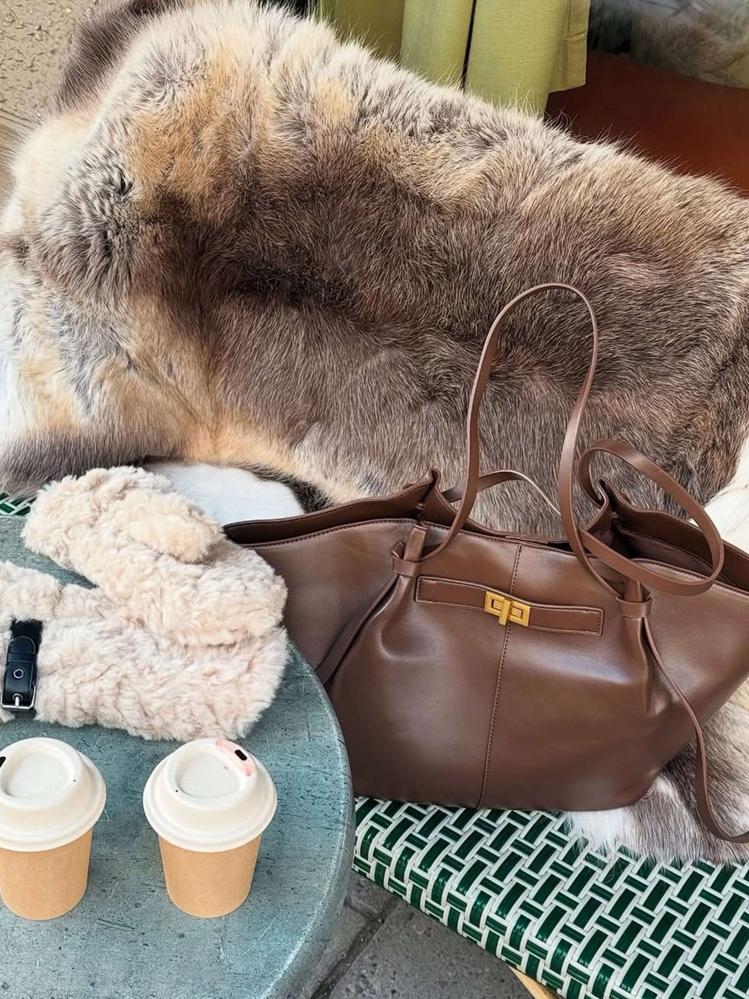 Women’s Leather Tote Shoulder Bag with Structured Design for Everyday Use