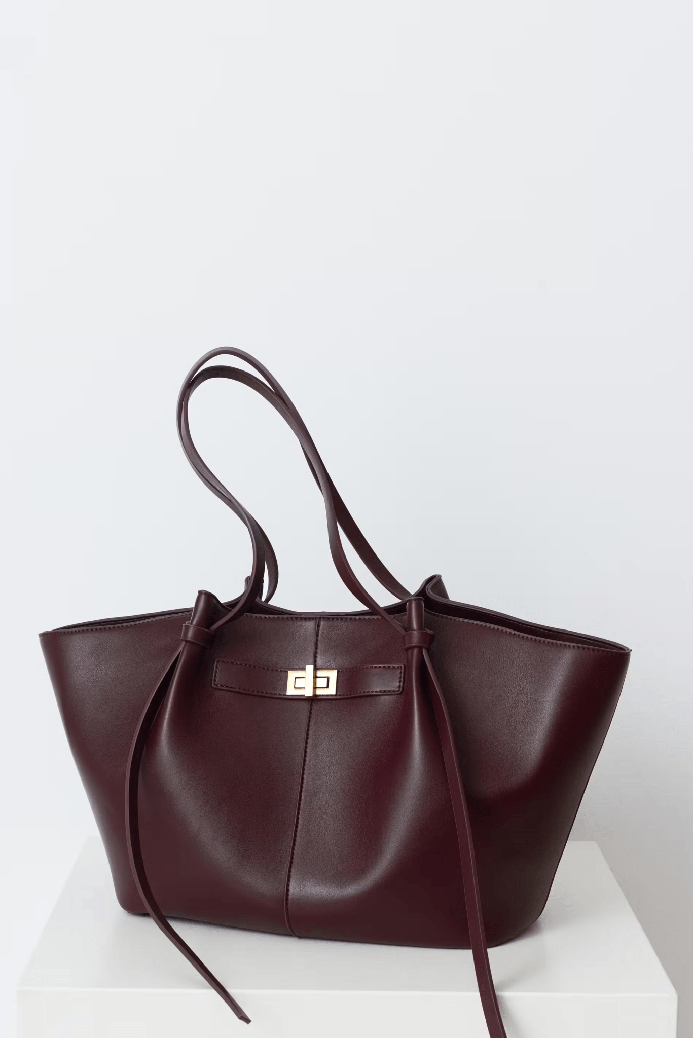 Women’s Leather Tote Shoulder Bag with Structured Design for Everyday Use