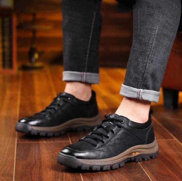 Men’s Leather Walking Shoes with Cushioned Sole for Winter