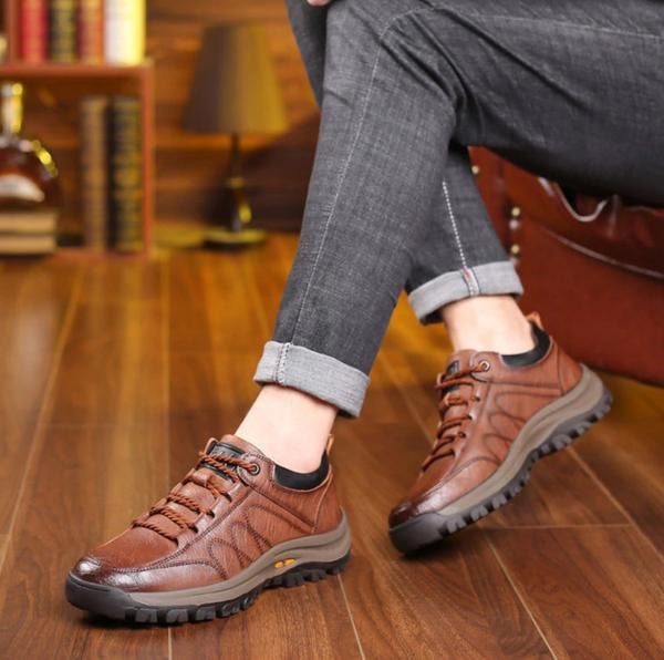 Men’s Leather Walking Shoes with Cushioned Sole for Winter